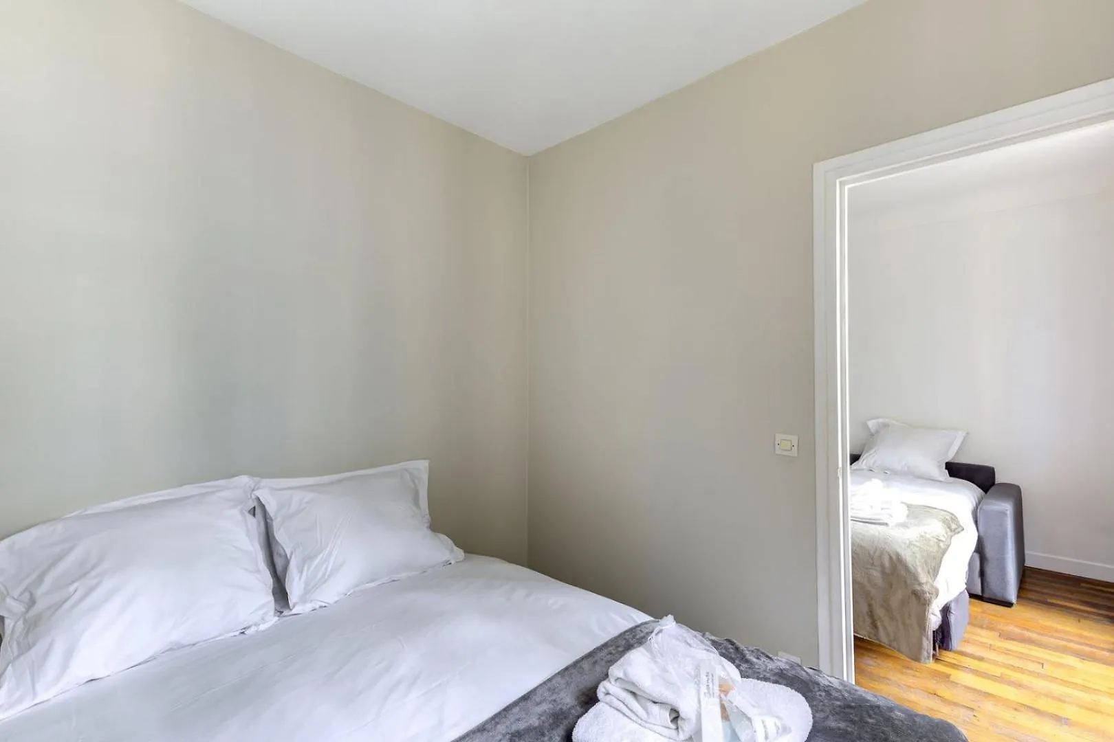 Bluestay 853 - Superb Apartment Paris France